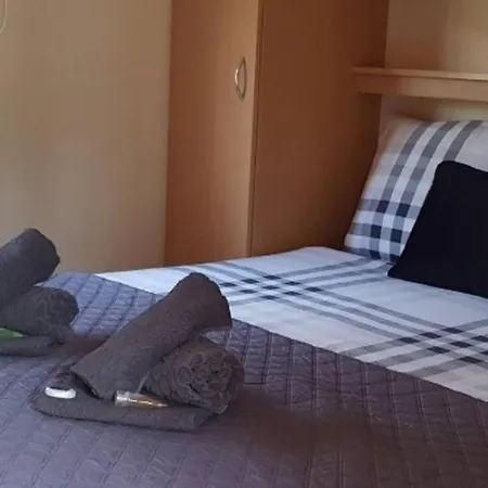 Bed & Breakfast Chalet Staelduinse Bos 's-Gravenzande